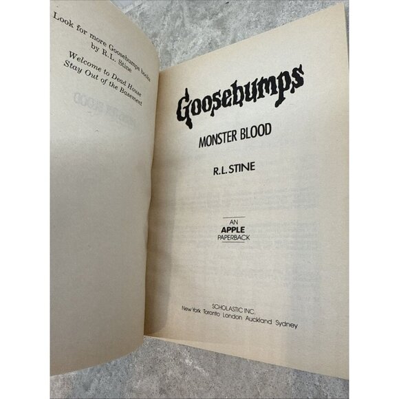 Goosebumps #3 Monster Blood 1992 by R.L Stine. Paperback. Like New - Picture 2 of 9